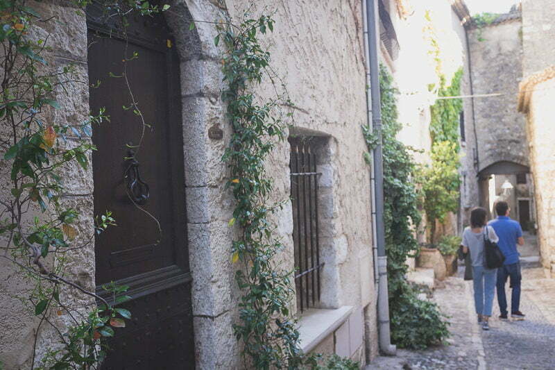Saint Paul de Vence Wedding Proposal Family Photoshoot session 1977