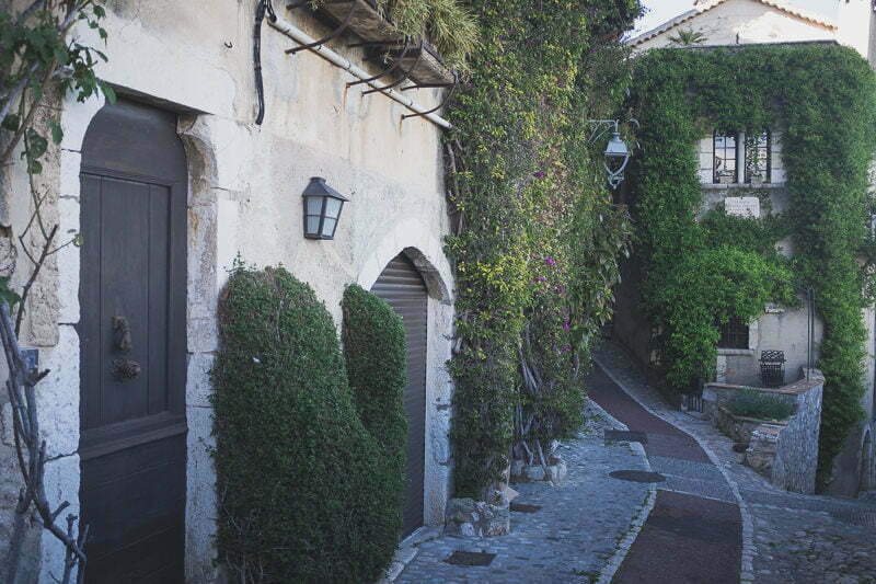 Saint Paul de Vence Wedding Proposal Family Photoshoot session 1978