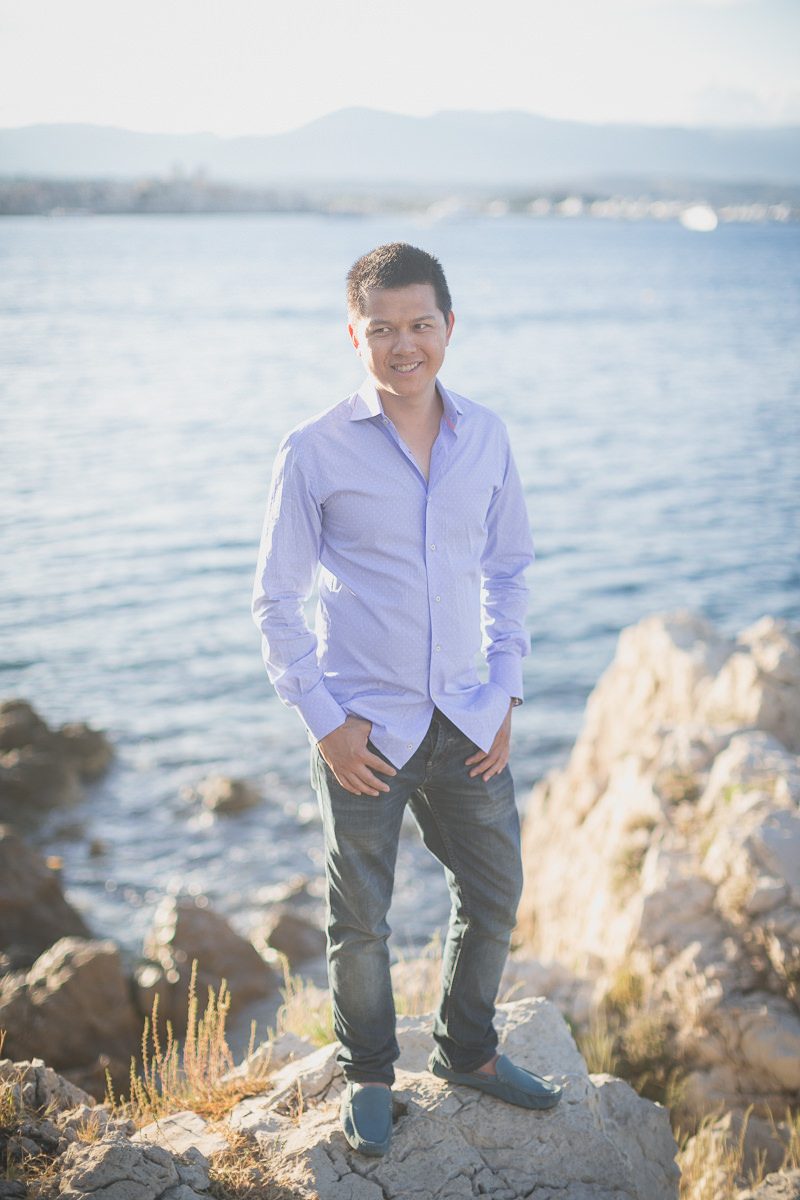 Surprise Proposal French Riviera Asian couple 5353