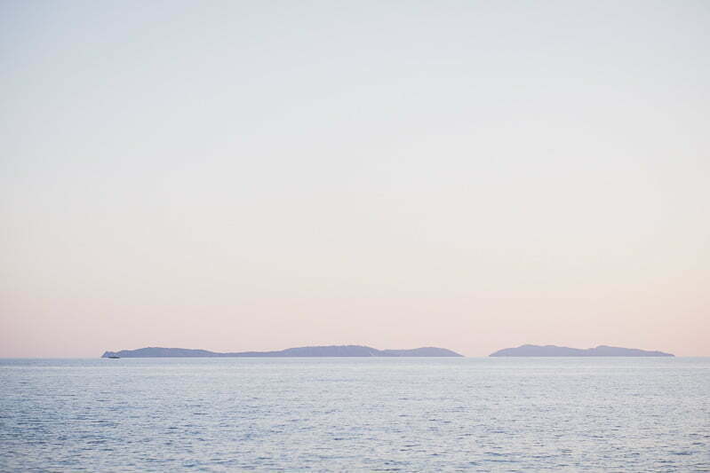 Saint-Tropez Photographer: Luxury Proposal, Elopement & Honeymoon 7 Sunset on the Sea after Photo session between Ramatuelle and la Croix Valmer