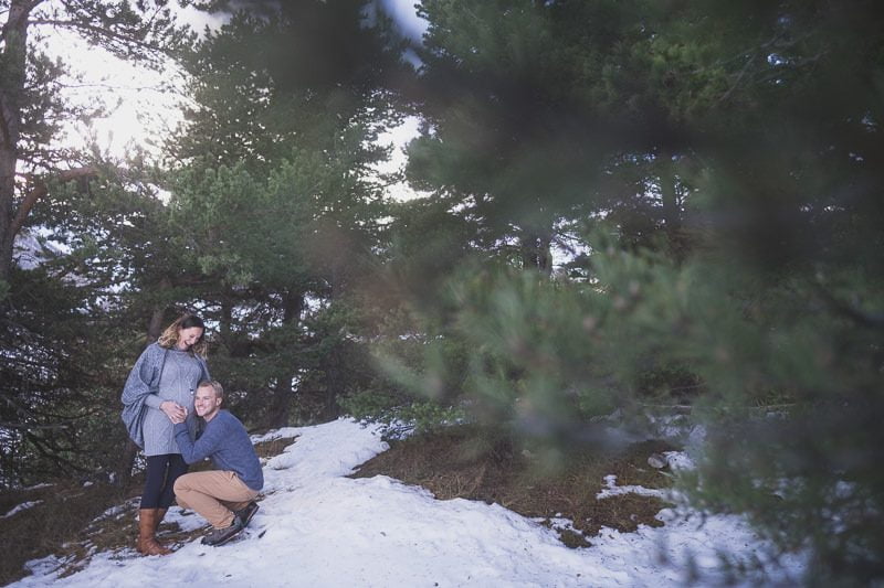 French Alps babymoon, Winter maternity session with snow in Auron.
Pictures by wildroses
