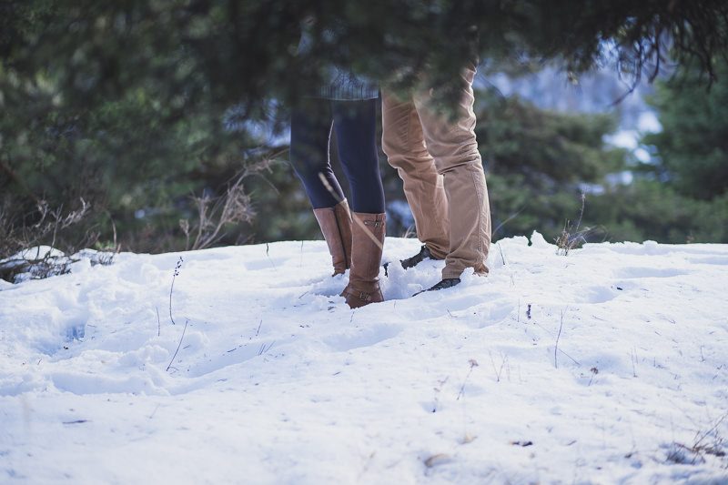 French Alps babymoon, Winter maternity session with snow in Auron.
Pictures by wildroses