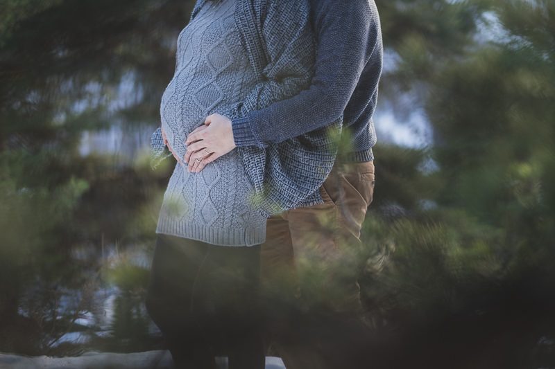 French Alps babymoon, Winter maternity session with snow in Auron.
Pictures by wildroses