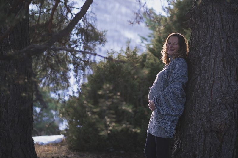 French Alps babymoon, Winter maternity session with snow in Auron.
Pictures by wildroses