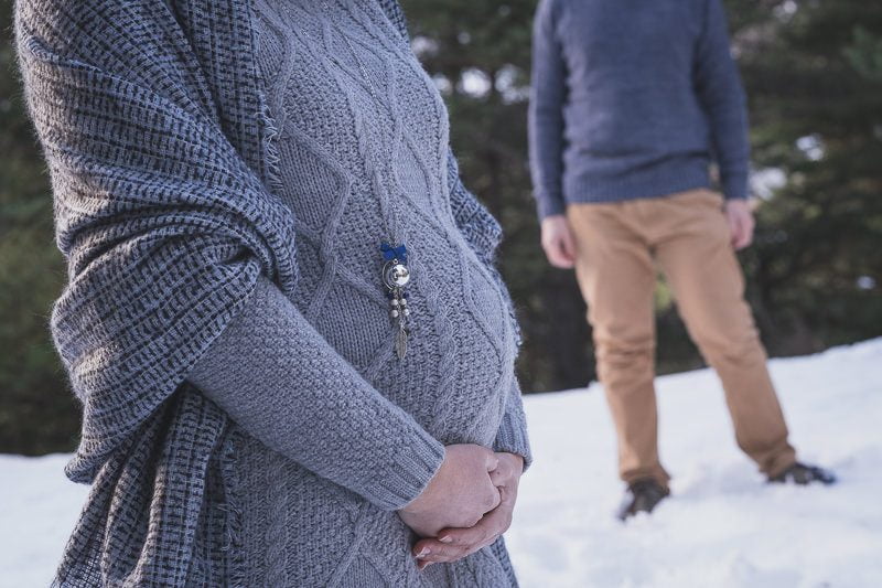 French Alps babymoon, Winter maternity session with snow in Auron.
Pictures by wildroses