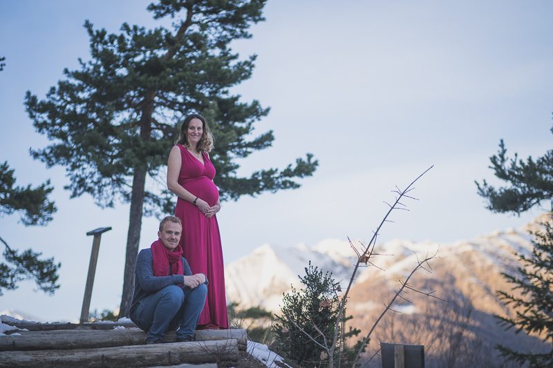 French Alps babymoon, Winter maternity session with snow in Auron.
Pictures by wildroses