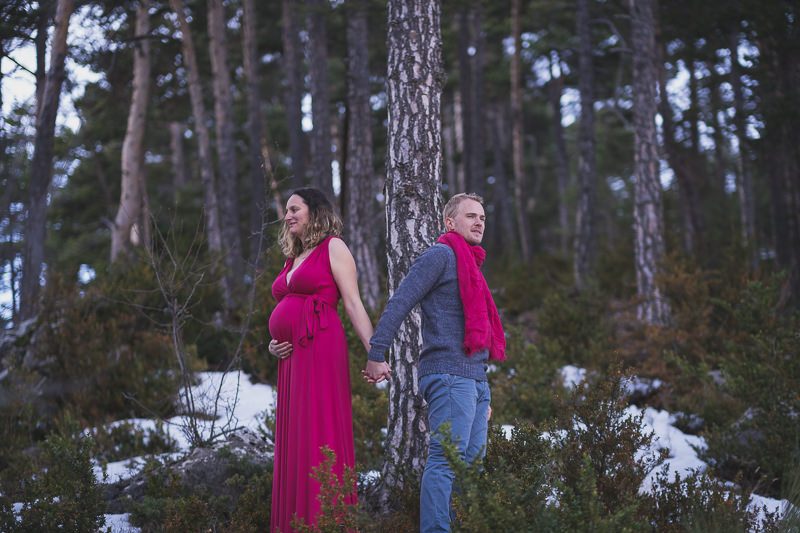 French Alps babymoon, Winter maternity session with snow in Auron.
Pictures by wildroses