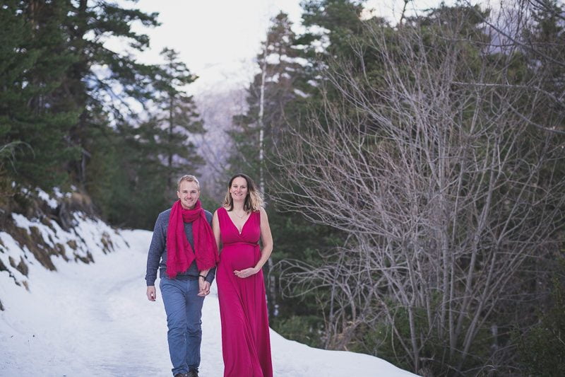 French Alps babymoon, Winter maternity session with snow in Auron.
Pictures by wildroses