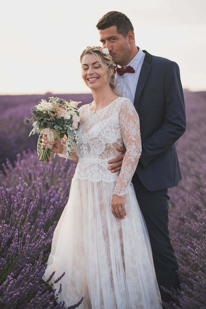 Lavender fields couple photo session south of France wedding 9450