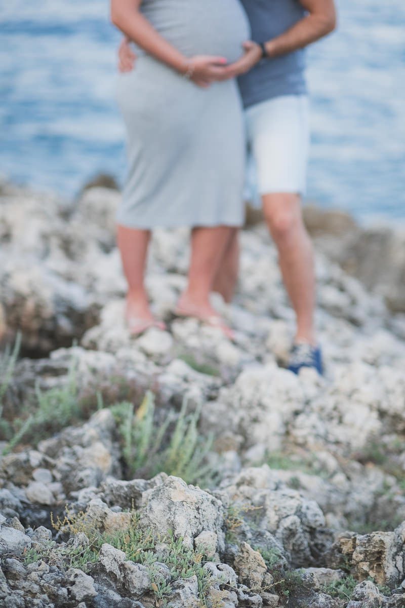 French Riviera Babymoon seaside Maternity photo session
Pictures by Wildroses