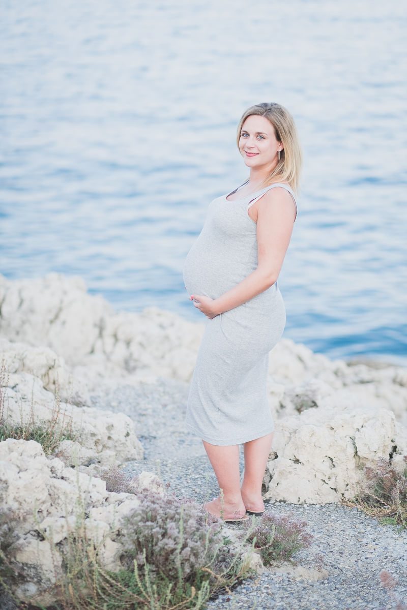 French Riviera Babymoon seaside Maternity photo session
Pictures by Wildroses