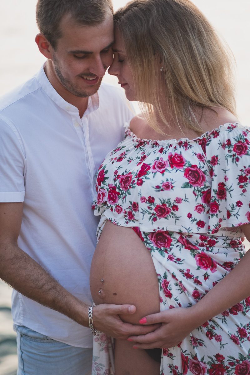 French Riviera Babymoon seaside Maternity photo session
Pictures by Wildroses