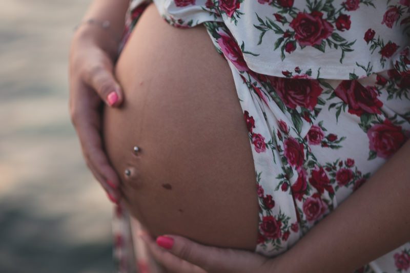Tender Maternity Pregnancy Seaside Photo Session French Riviera 2099