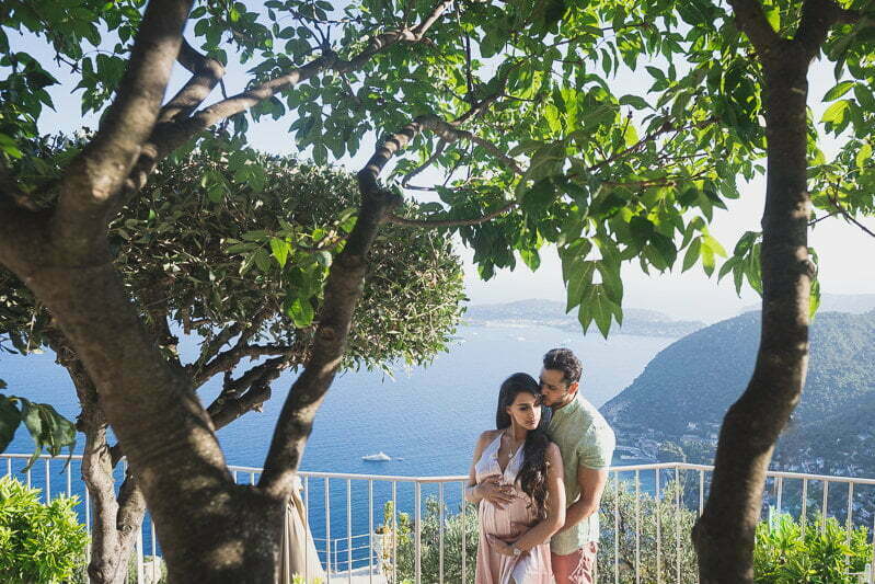 French Riviera Babymoon at Chateau Chevre d'Or. Maternity picture facing the coastline at sunset
Pictures by Wildroses