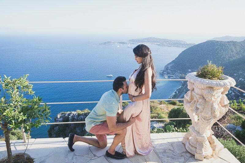 French Riviera Babymoon at Chateau Chevre d'Or. Maternity picture facing the coastline at sunset
Pictures by Wildroses