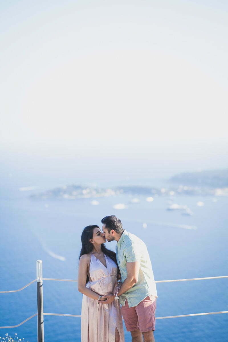 French Riviera Babymoon at Chateau Chevre d'Or. Maternity picture facing the coastline at sunset
Pictures by Wildroses