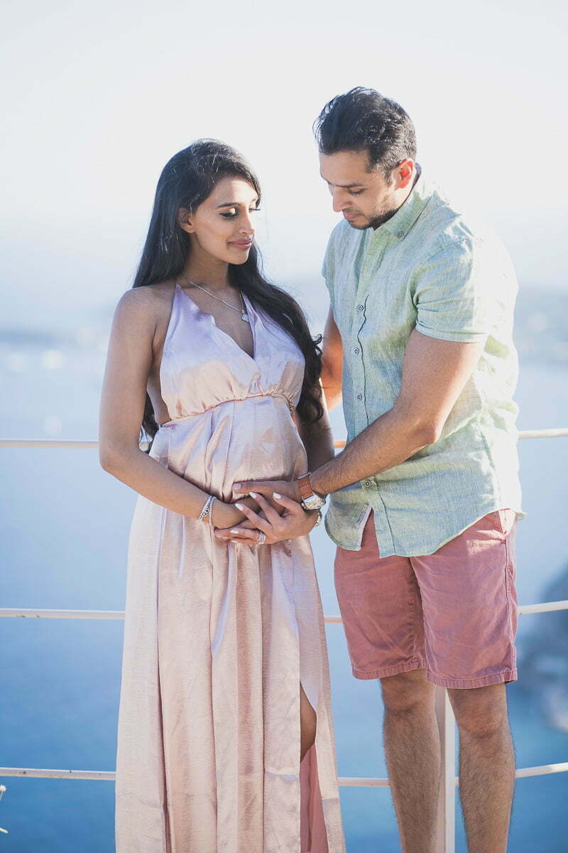 French Riviera Babymoon at Chateau Chevre d'Or. Maternity picture facing the coastline at sunset
Pictures by Wildroses