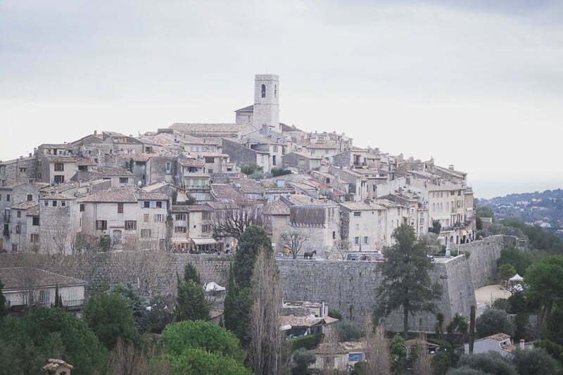 Saint-Paul de vence Winter surprise proposal with picnic
Proposal planner and photographer : WildRoses 