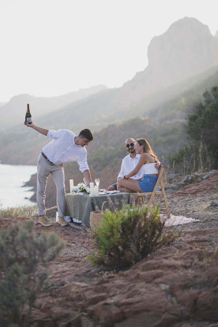 Luxury picnic proposal near Chateau de Théoule