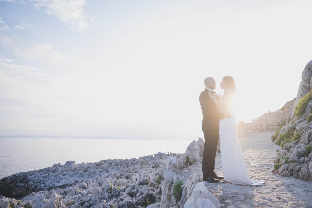 romantic elopement by the sea in Saint-Jean-Cap-Ferrat at sunset