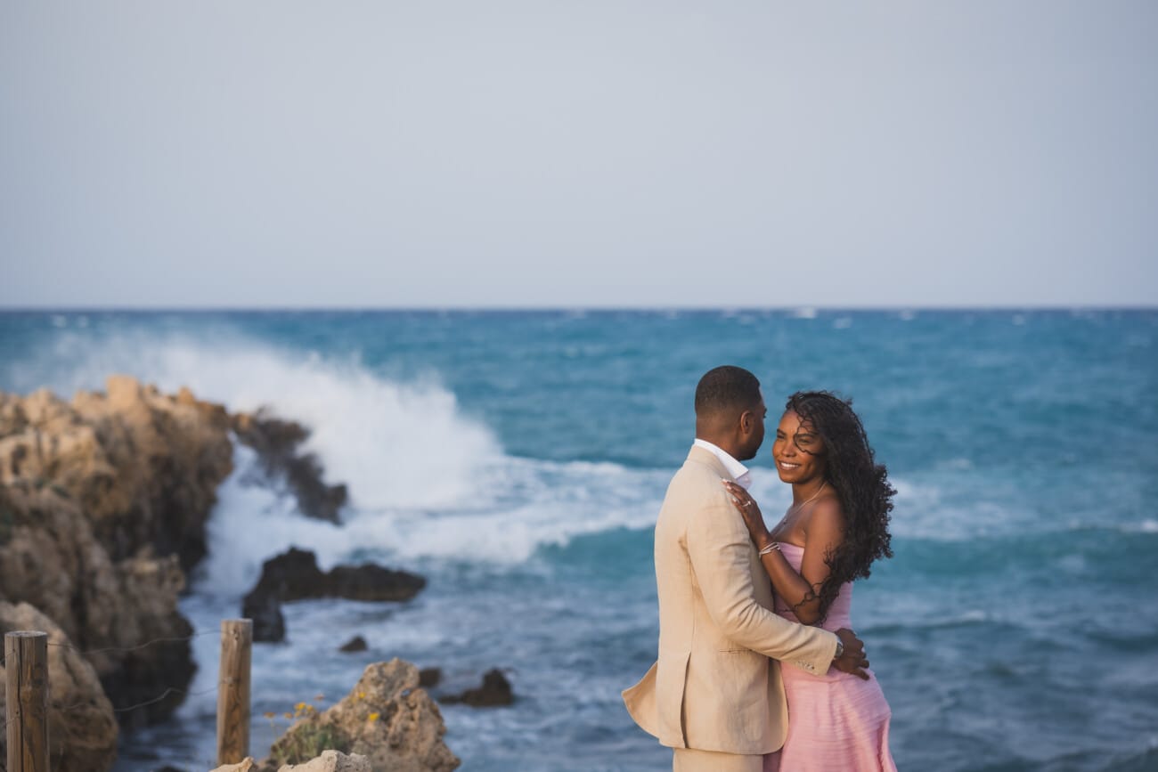 Antibes Seaside Proposal 1084