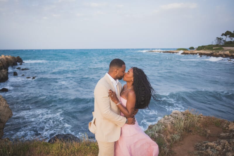 Antibes Seaside Proposal 1089