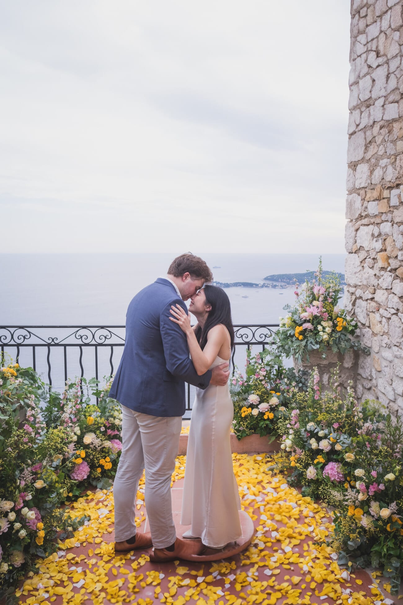French Riviera Septembre proposal yellow color 1029