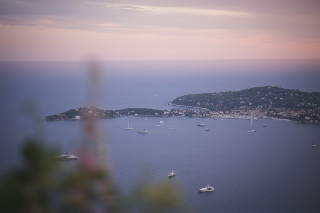 French Riviera Septembre proposal yellow color 1141