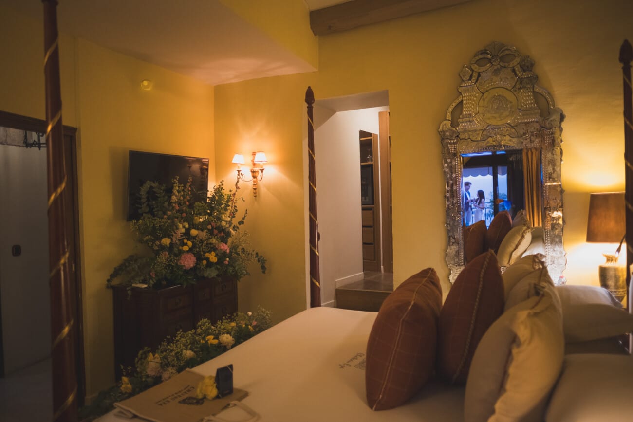 French Riviera Septembre proposal yellow color 1156