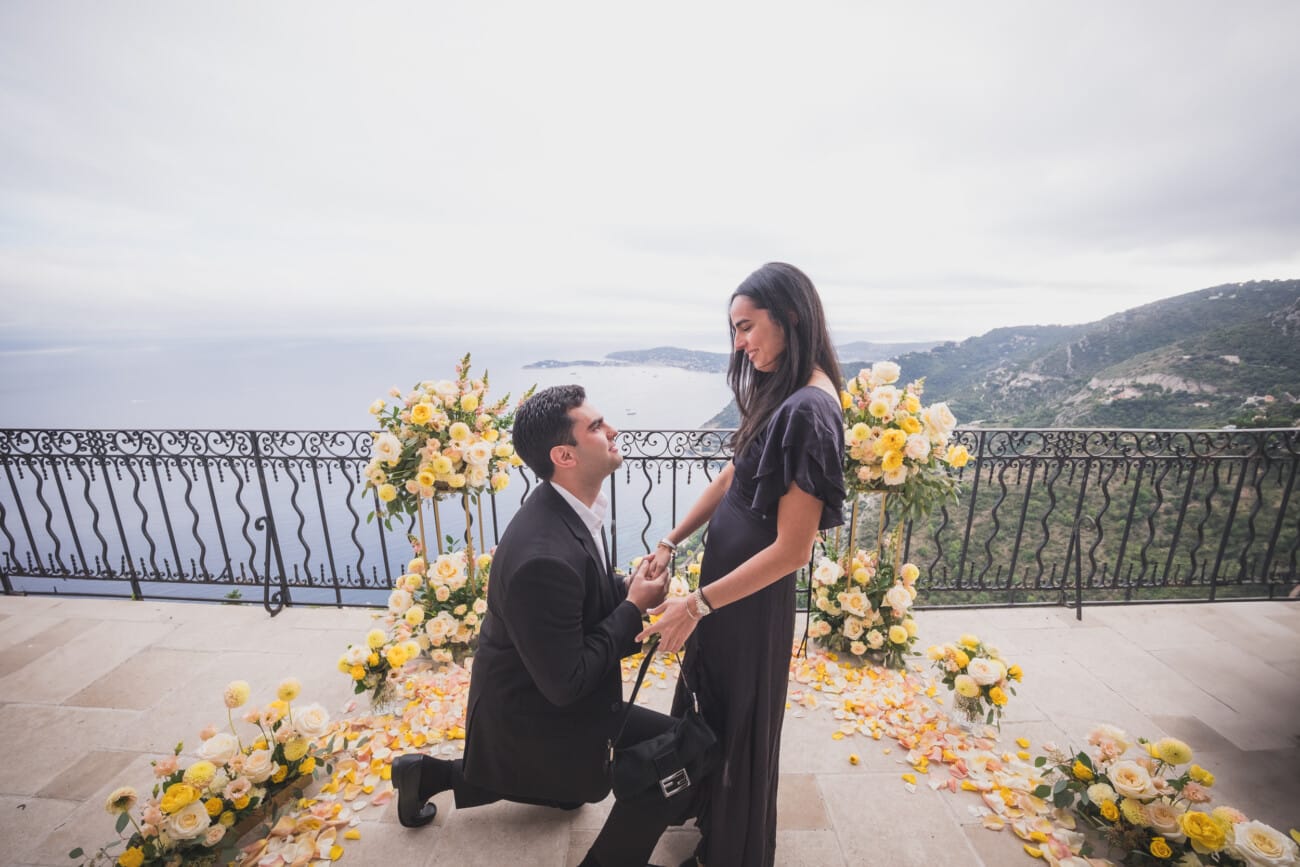 French Riviera surprise Proposal with family 1020