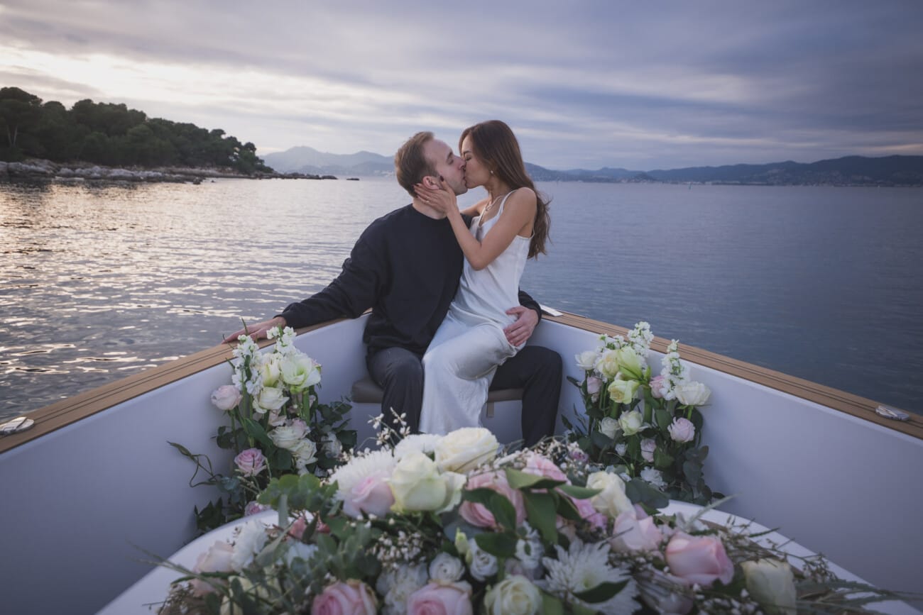 Cannes Winter Yacht proposal 6 Elegant floral decoration of a Cannes winter Yacht proposal on the French Riviera