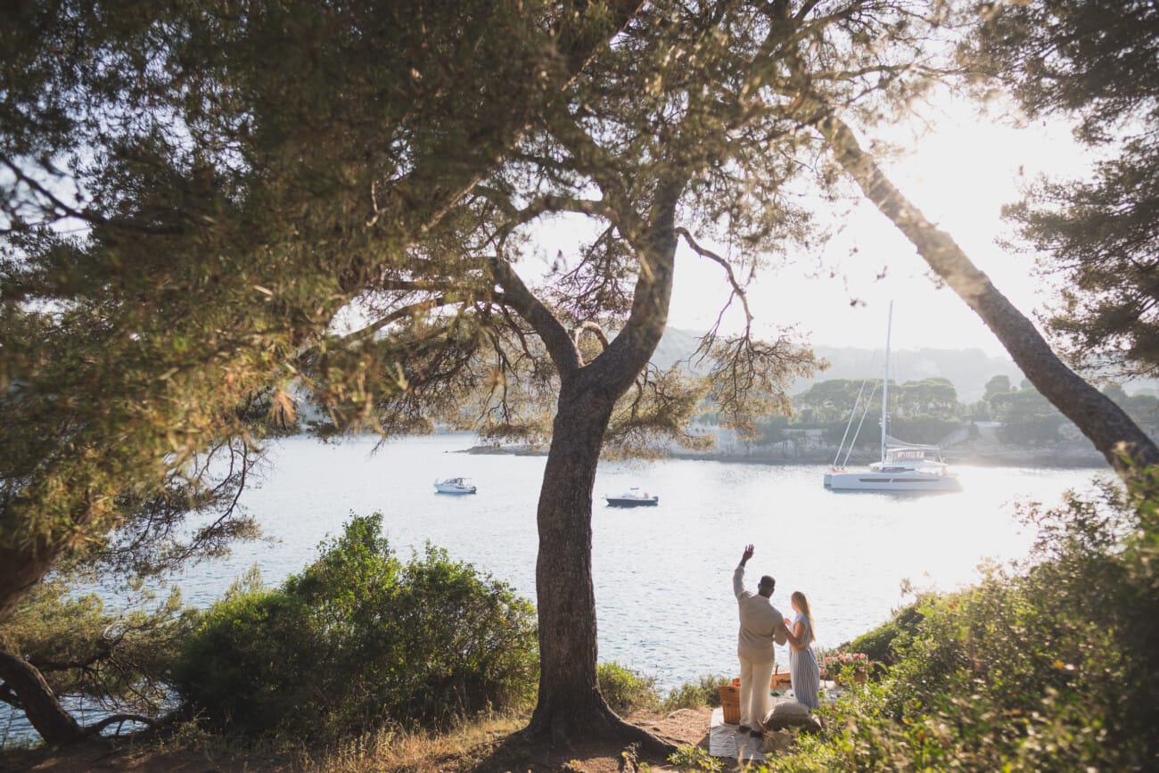 Sunset Love Story: A Seaside Proposal Picnic on the French Riviera 8 French Riviera intimate seaside proposal 28