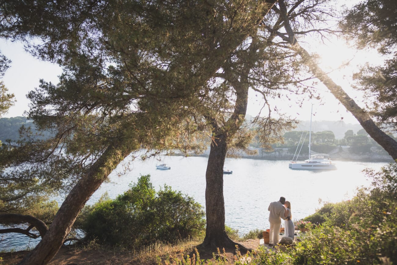 Sunset Love Story: A Seaside Proposal Picnic on the French Riviera 9 French Riviera intimate seaside proposal 29