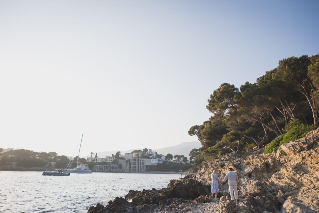 Sunset Love Story: A Seaside Proposal Picnic on the French Riviera 19 French Riviera intimate seaside proposal 78