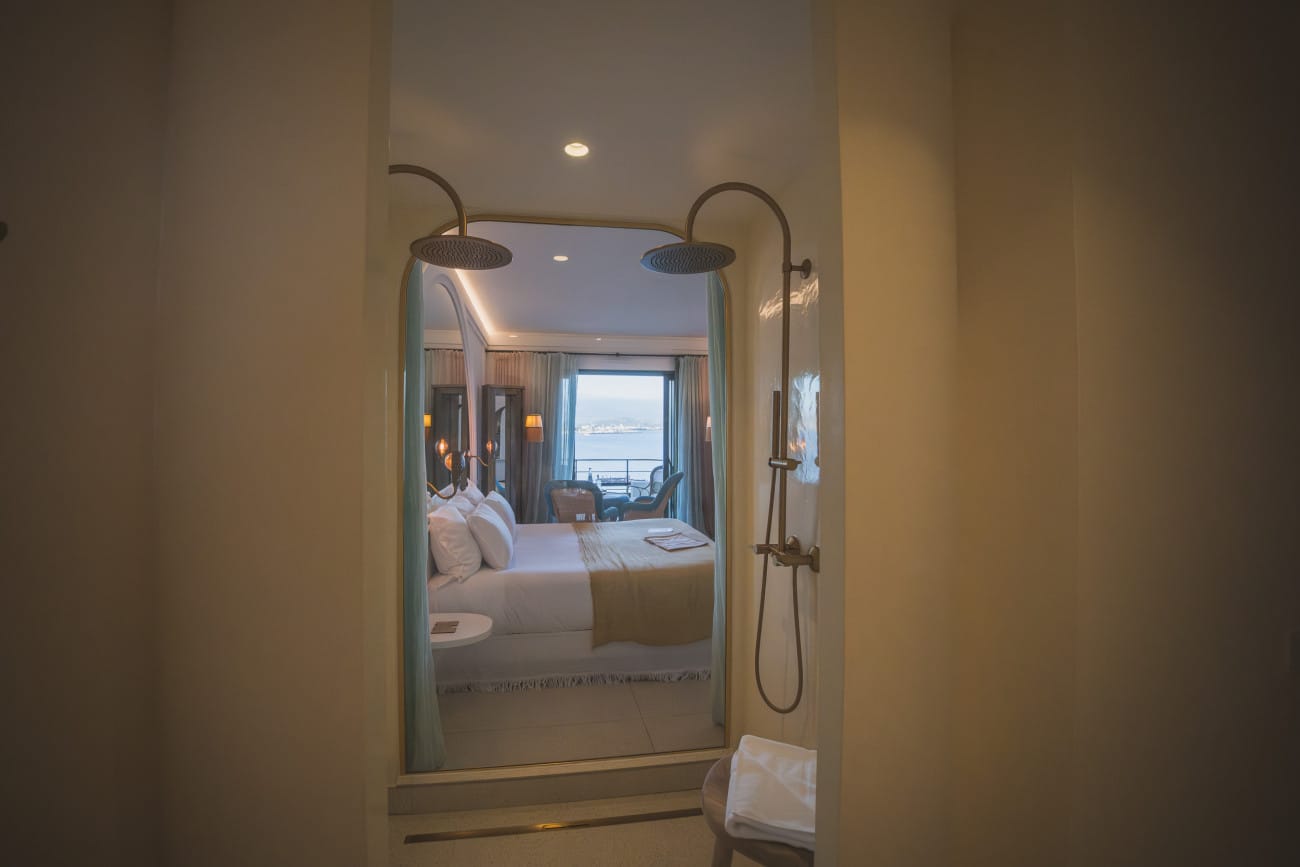 Chateau de Theoule Suites bedrooms facing the sea 39