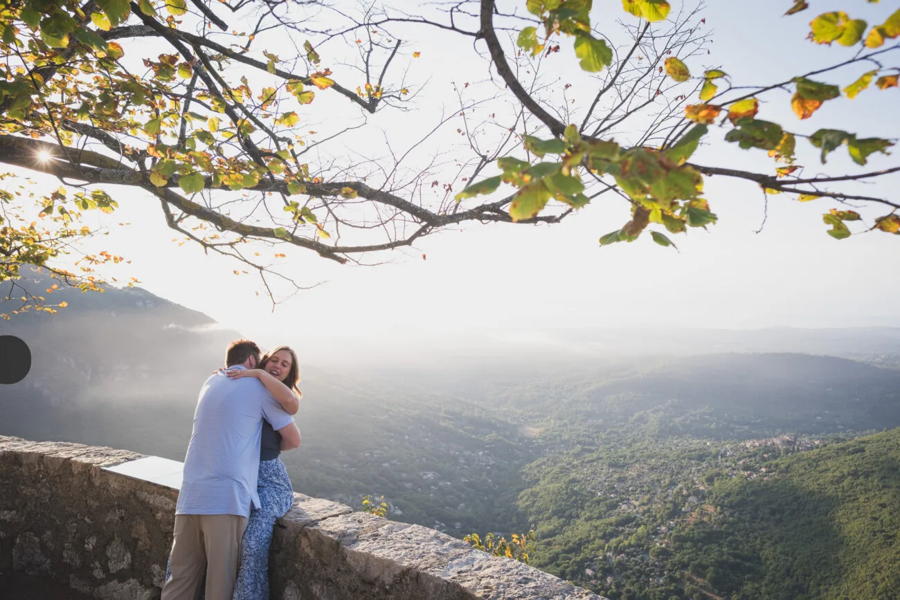 Gourdon early morning romantic proposal before a picnic near Grasse