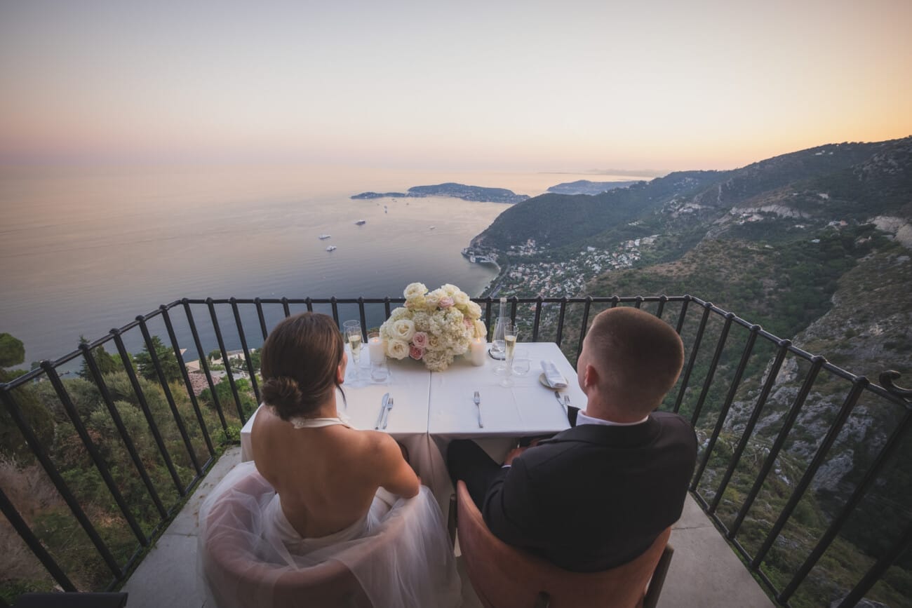An Intimate French Riviera Elopement at Château Eza: An Afternoon Love Story 32 Dinner facing the sea at sunset to celebrate their French Riviera intiamte Elopement