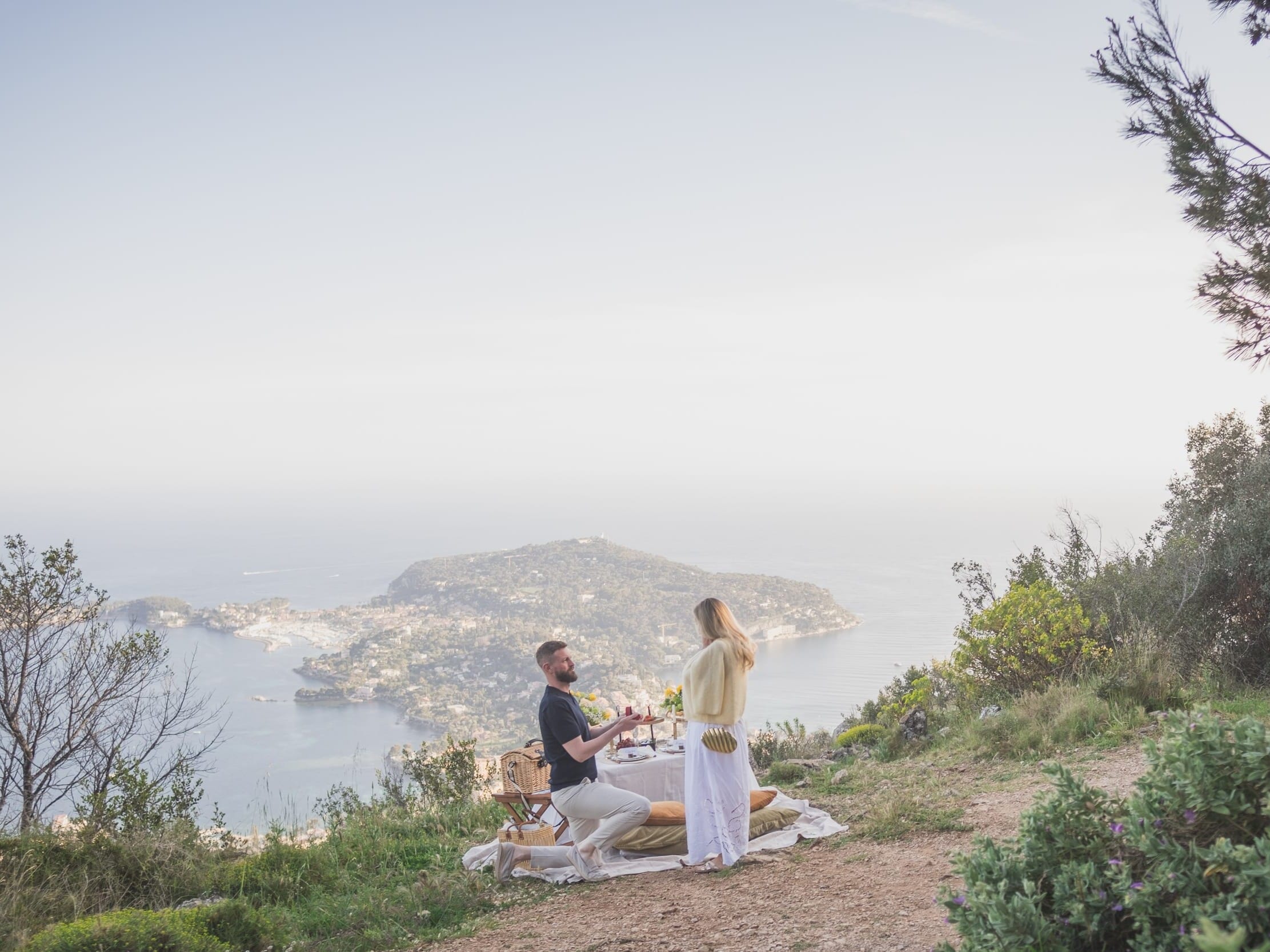 Hidden Luxurious picnic proposal overlooking  Villefranche-sur-Mer bay and Saint-Jean-Cap-Ferrat peninsula