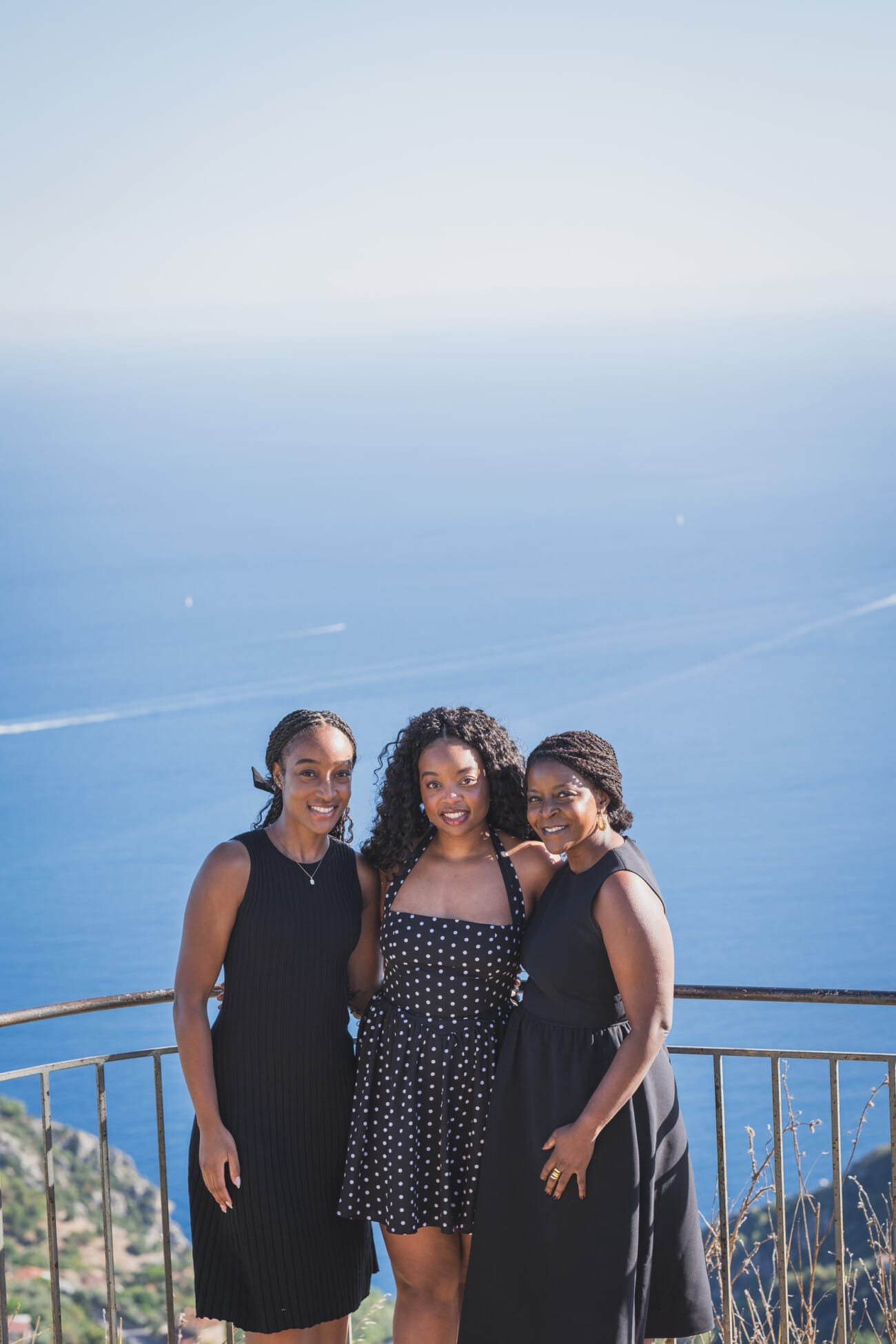 The Ultimate Girls’ Trip: A Mother and Daughters’ Legacy Session on the French Riviera 7 French RIviera Mother daughters Family pictures 25