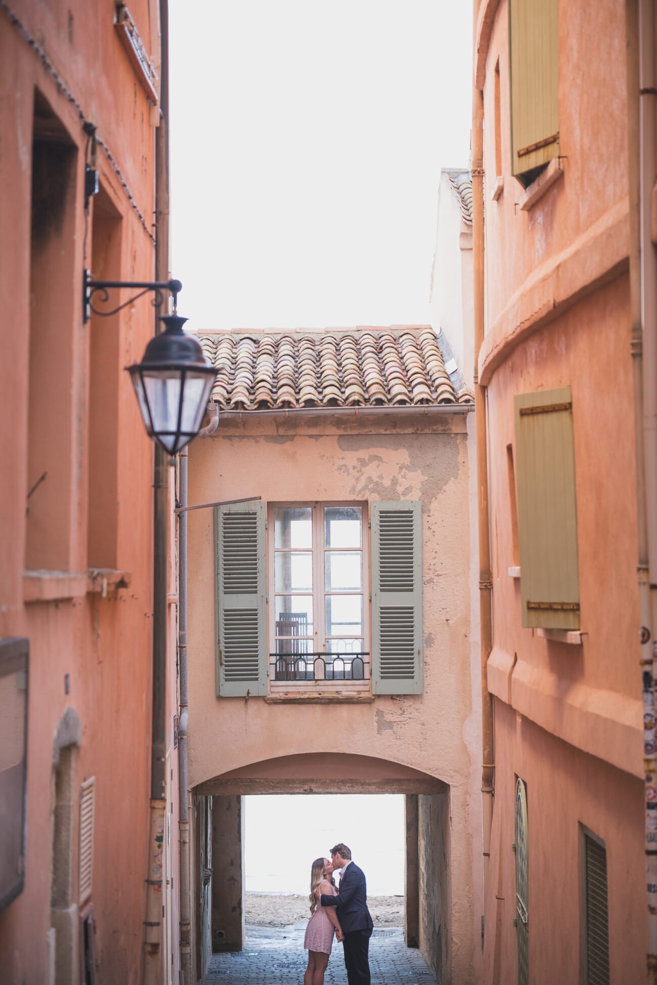 Saint Tropez early morning intimate proposal exploring the seaside town little streets.
Planning and photography WildRoses