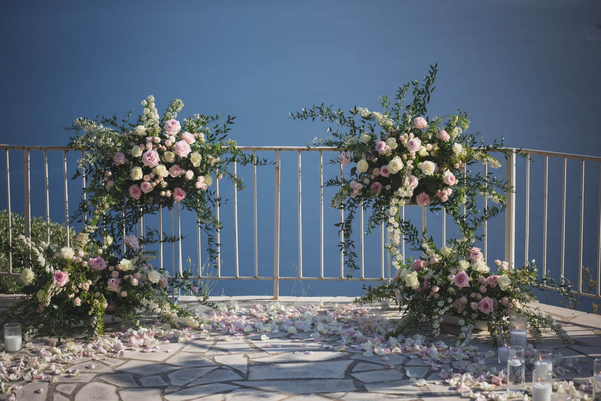 Eze Chateau Chevre d'or Proposal beautiful floral decorationProposal Planning & photography WildRoses
